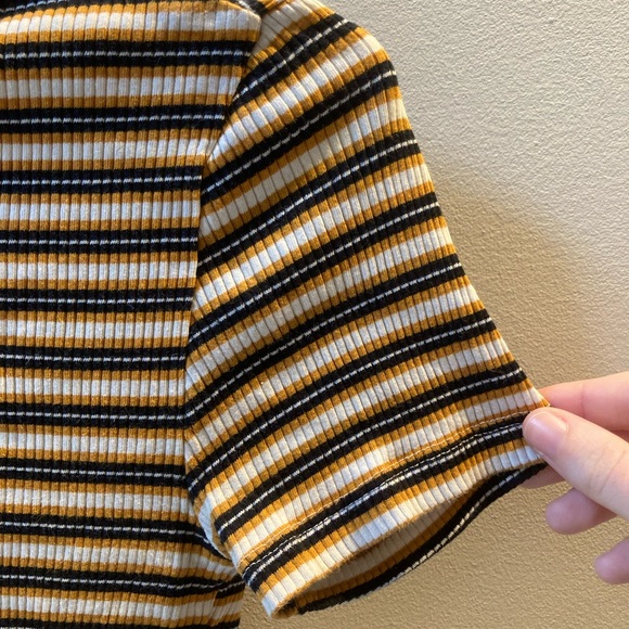 Striped Ribbed Crop Top - Picture 3 of 6